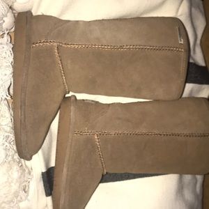Pre-owned BearPaw boots in Beige size 5